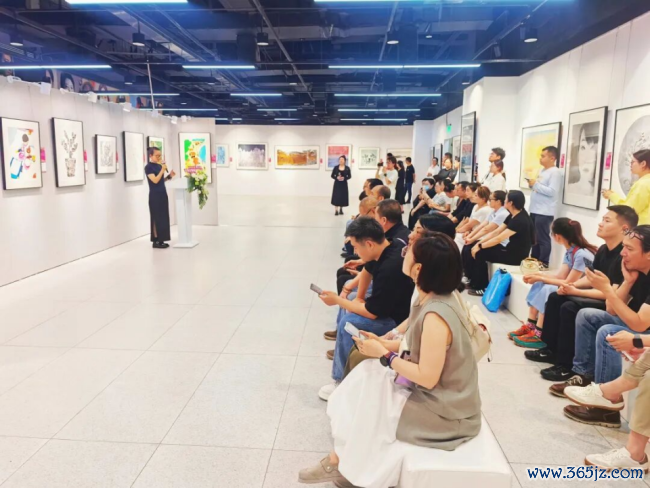 由中国文促会等主理的“如歌的行板·第三届世界女画家版画作品邀请展”巡展首站在上海认真揭幕
