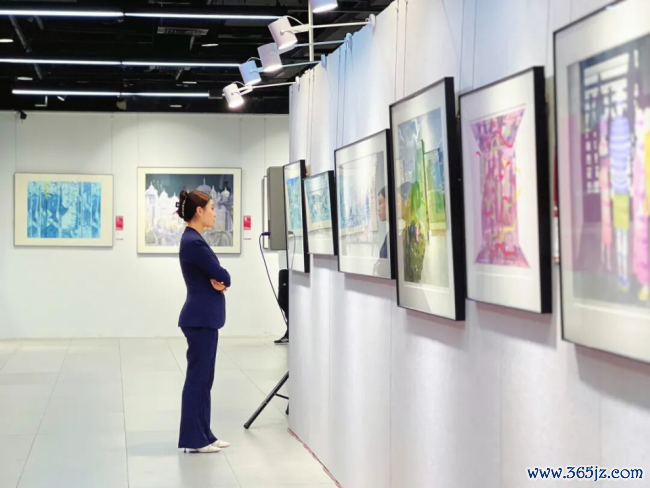 由中国文促会等主理的“如歌的行板·第三届世界女画家版画作品邀请展”巡展首站在上海认真揭幕
