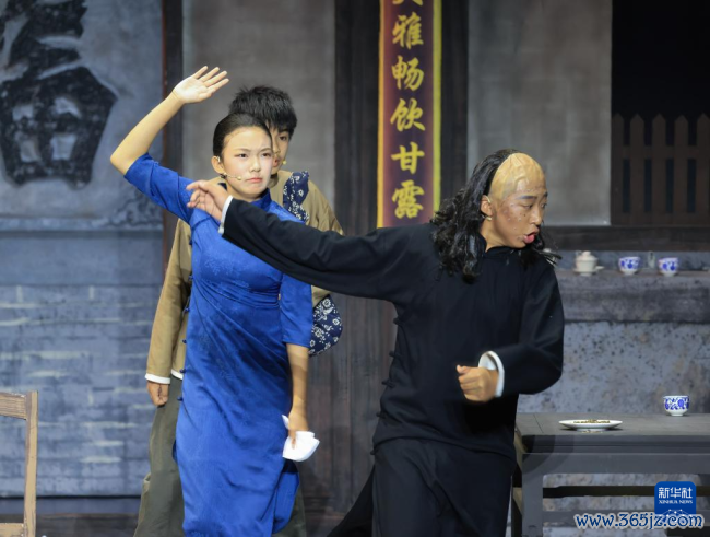 戏剧育东说念主：北京中学生演绎《高歌》《茶室》
