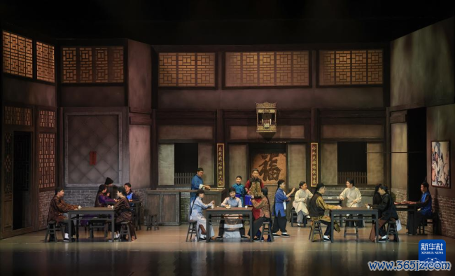 戏剧育东说念主：北京中学生演绎《高歌》《茶室》